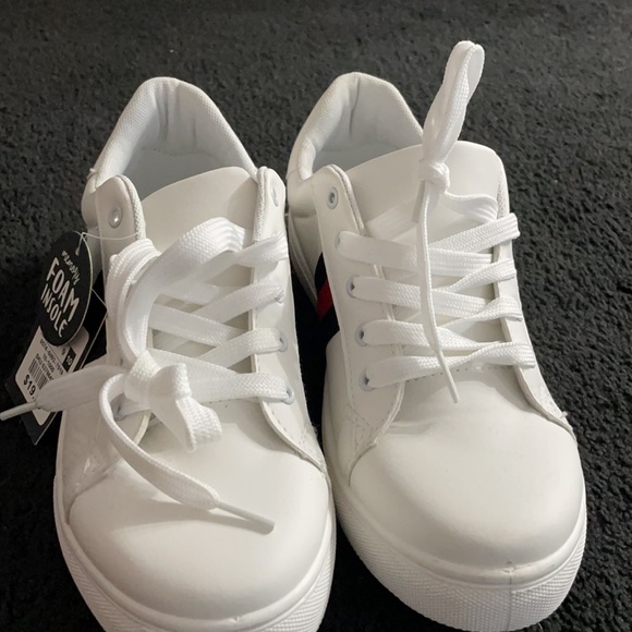 Brand NEW white sneakers - Picture 2 of 5